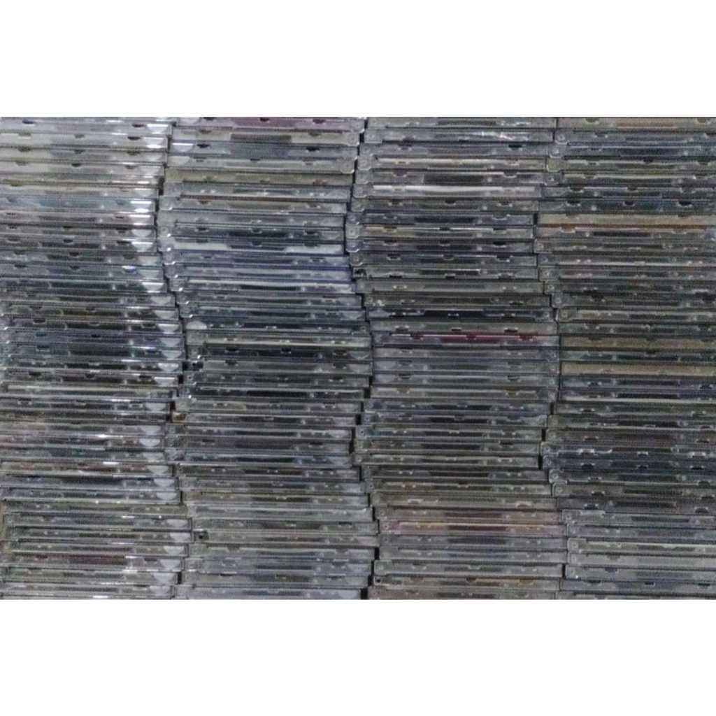 CDS INTERNACIONAIS E NACIONAIS - ARTISTAS E GÊNEROS VARIADOS - DIVERSOS