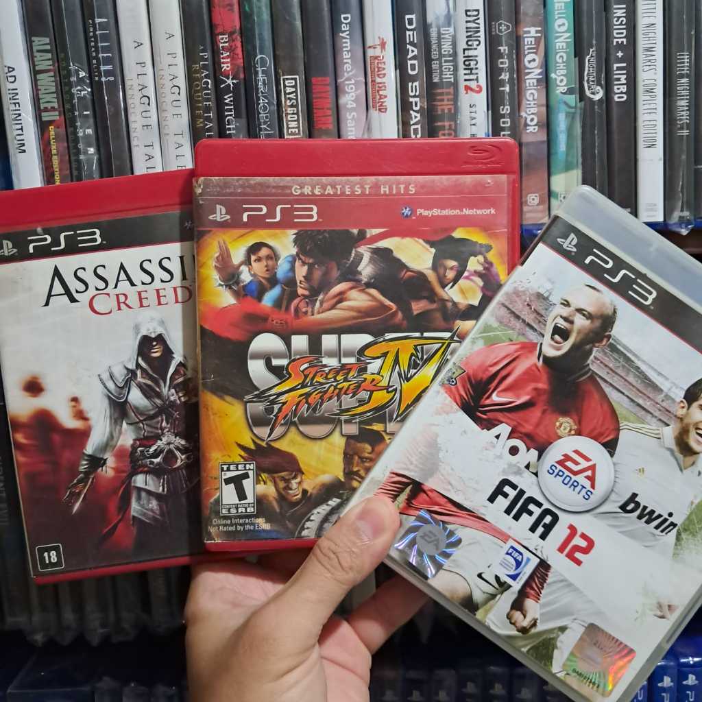 Kit 3 Jogos PS3 Assassins Creed 2,  Super Street Fighter IV PS3, FIFA 12 PS3. LEIA A DESCRIÇÃO