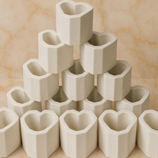 kit com 50 vasinhos de gesso coração para lembrancinha em Oferta na Shopee