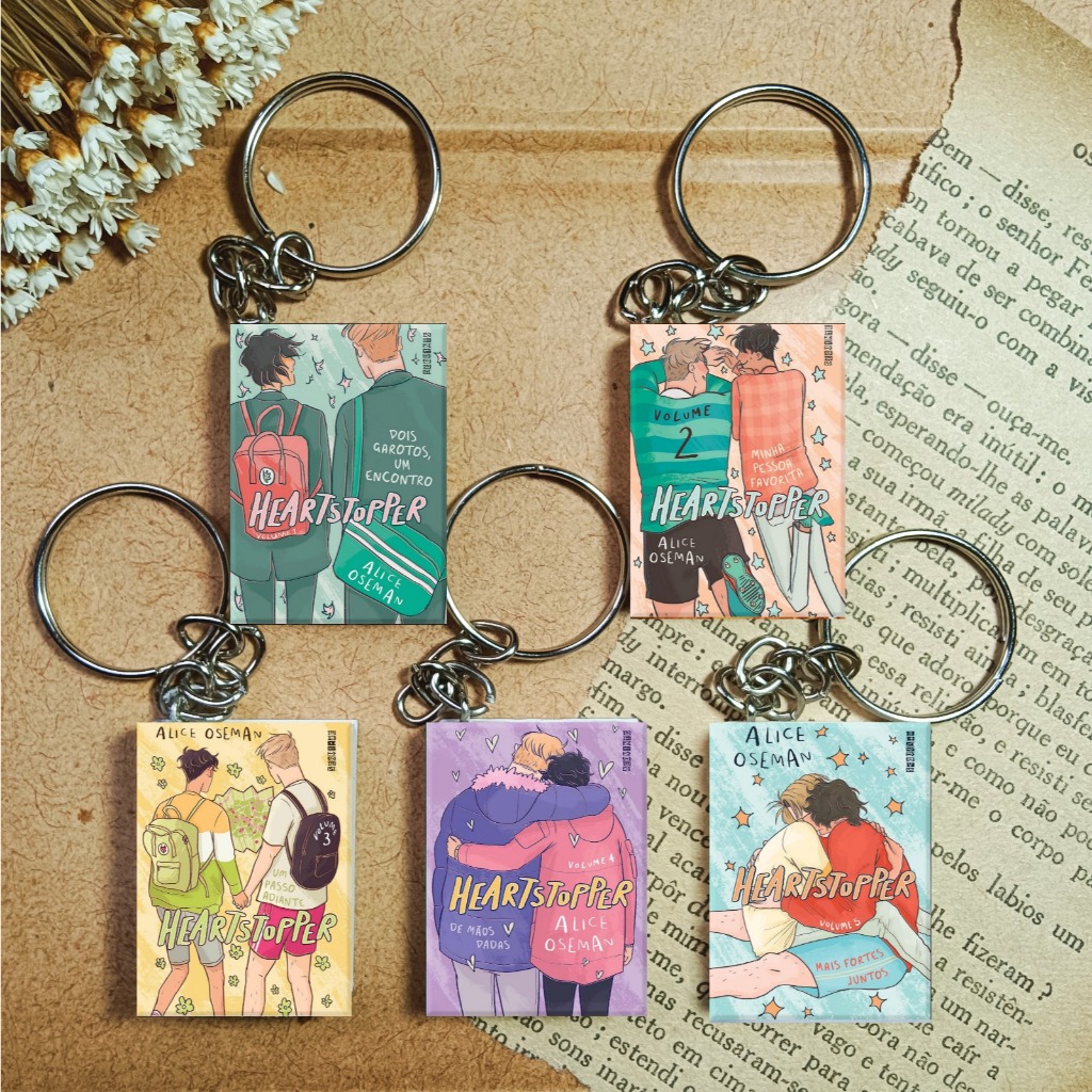 Chaveiro de mini livro - HEARTSTOPPER em Oferta na Shopee
