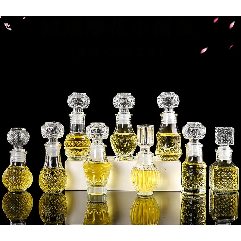 Kit Mini licoreira de vidro kit com 10 unidades elegante / lembrancinha / bebidas- 50ML Sortidos. em Oferta na Shopee