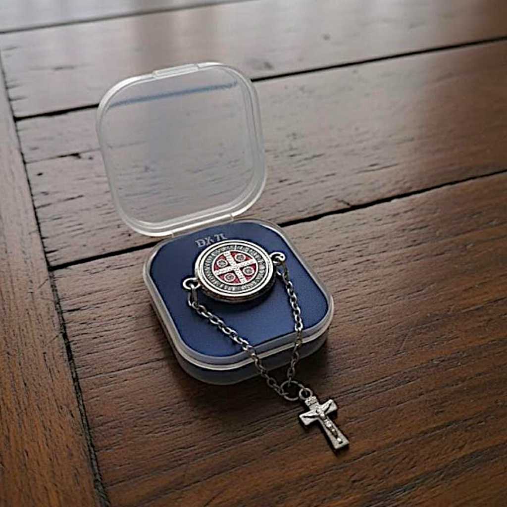 Broche De São Bento Religioso em Oferta na Shopee