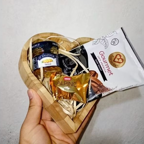 Cesta De Café Da Manhã Completa Com Mini Geleia Café Solúvel Três Corações Drip Coffee Gourmet Cesta de Coração Surpresa