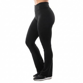 Calça Legging Flare Preta Tecido Colmeia Boca de Sino Confortável