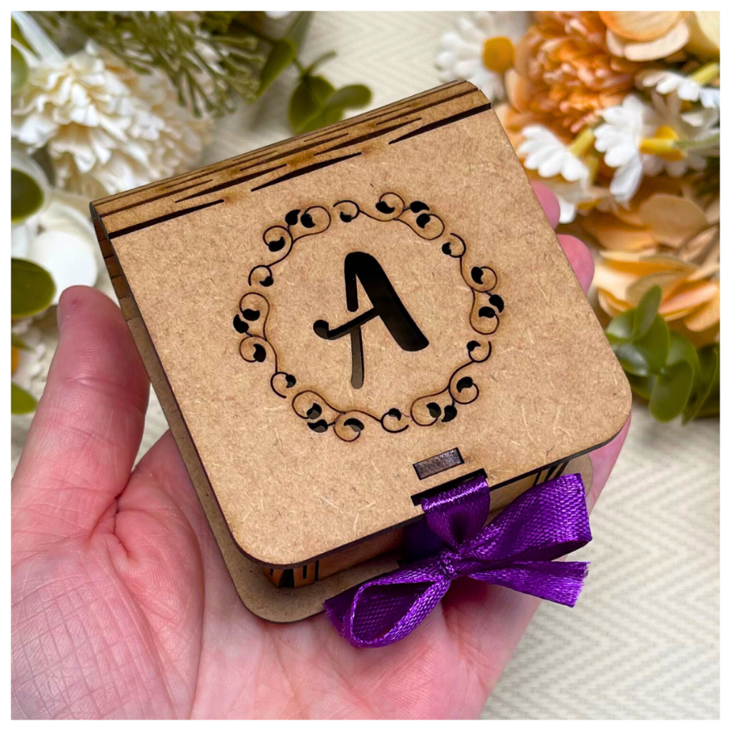 Kit 30 Caixa Lembrancinha Aniversário Com Fita MDF 5x5x4 15 Anos Personalizada Caixinha Debutante