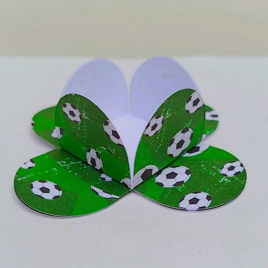 50 Forminhas Personalizada de Doce Brigadeiro 4 Pétalas Festa, Aniversário FUTEBOL