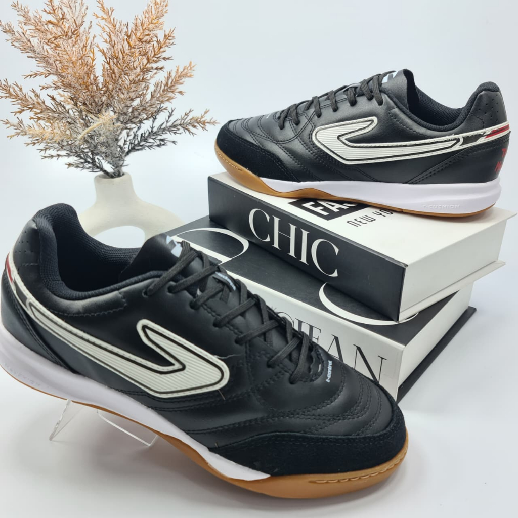 Chuteira Masculina Futsal Topper Maestro Club V TP05280 Controle Conforto e Precisão nas Quadras