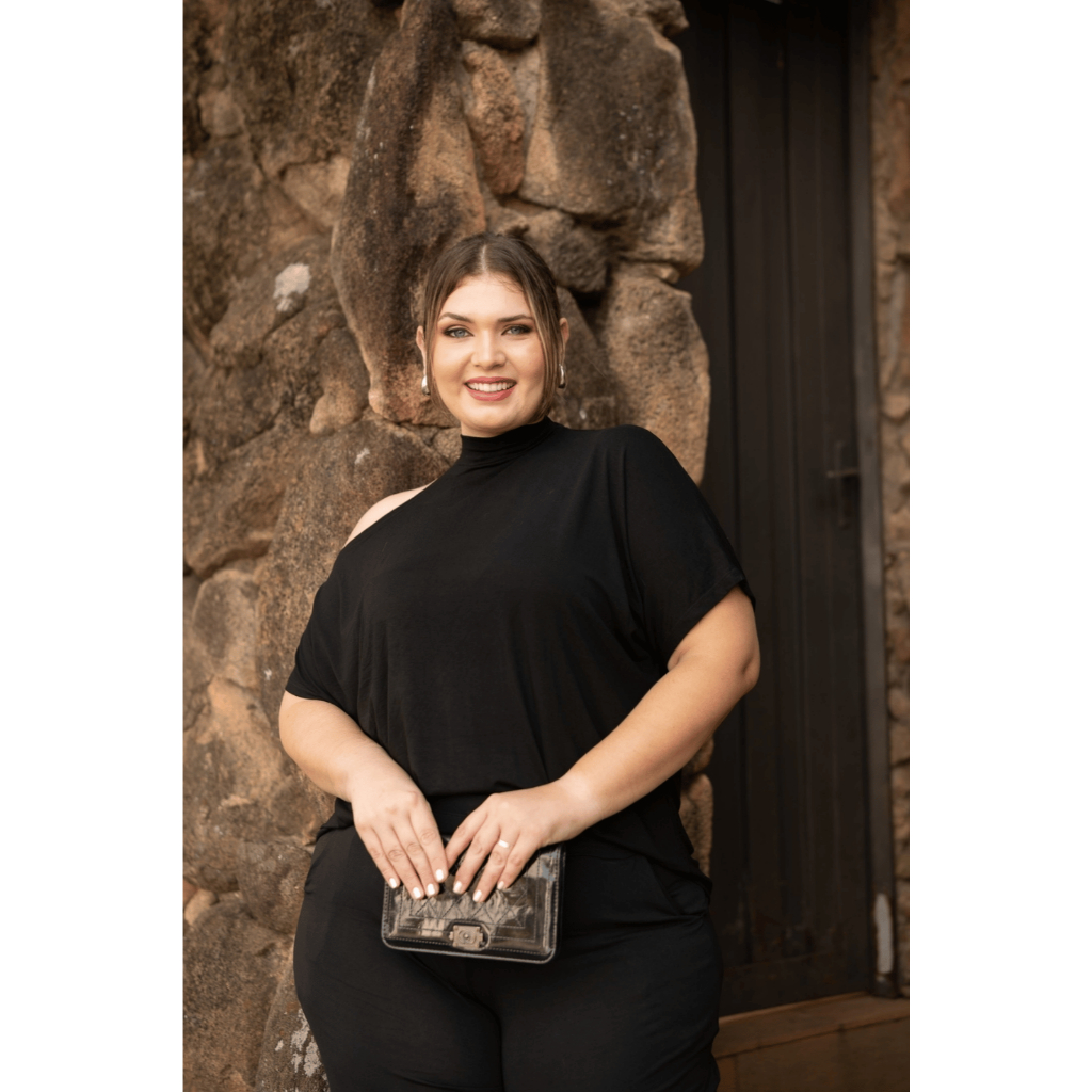 Conjunto Feminino Plus Size Calça Pantalona W com Bolsos e Faixa mais Blusa Choker GG ao G4