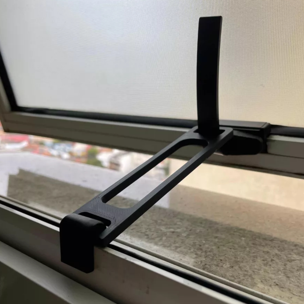 Trava Para Janela Basculante Fixa Resistente Limitadora Haste Reforçada Regulável Para Banheiro