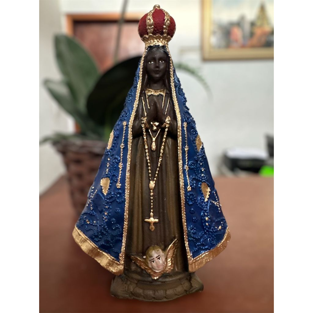 imagem nossa senhora aparecida 22 cm gesso manto bordado decorada dourado terço linda