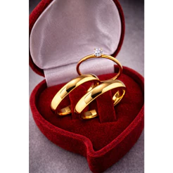 Par de Aliança de Casamento e Compromisso Fina 4mm Lisa Tradicional Banhada Premium + Anel Solitário de Noivado