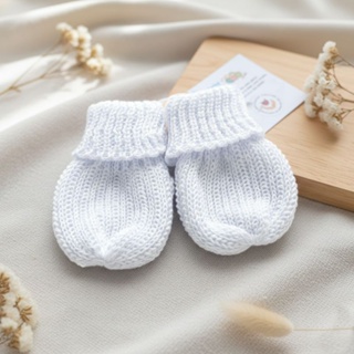 Luva de Tricô para Recém-Nascido | Macia e Antialérgica | Ideal para Saída de Maternidade em Oferta na Shopee