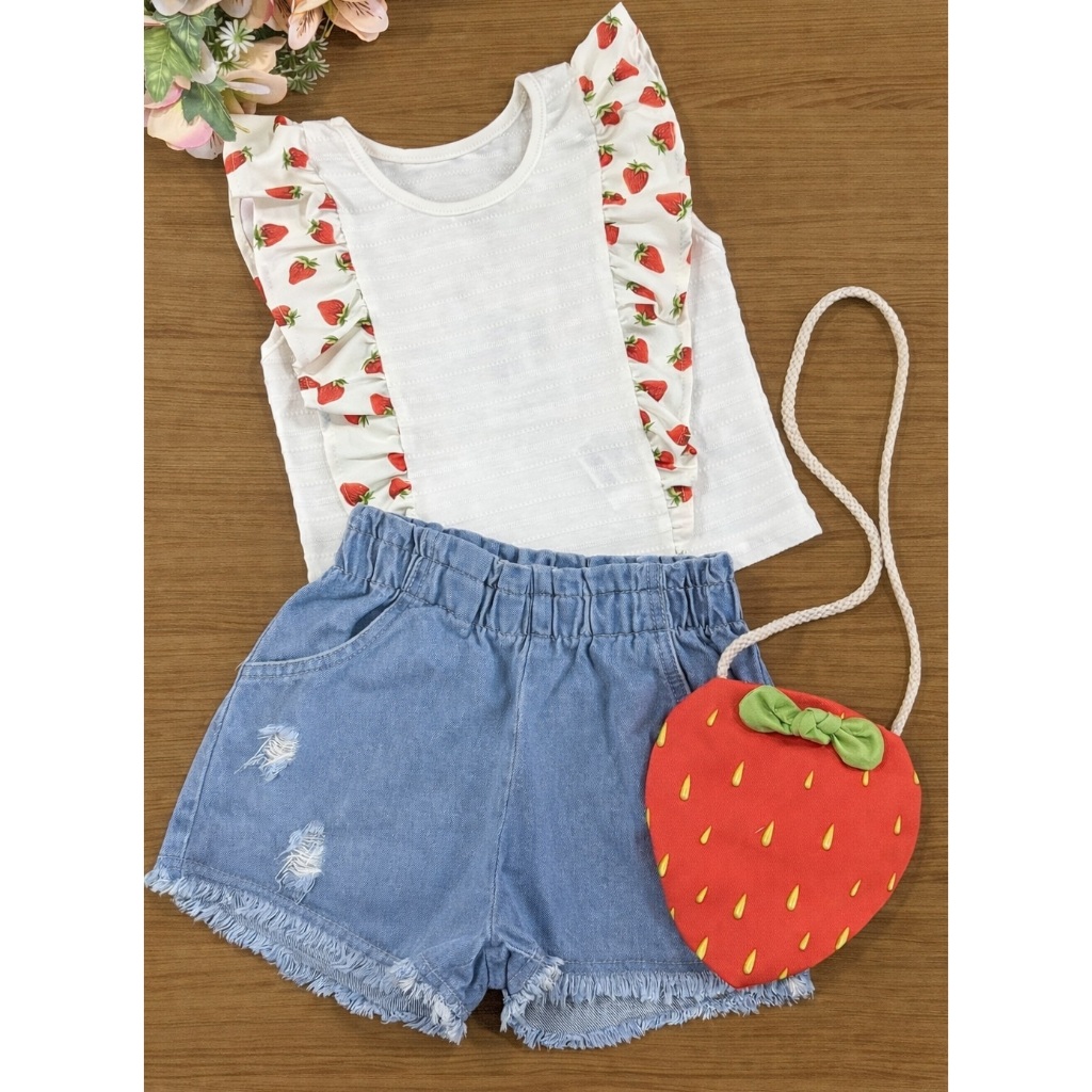Conjunto Infantil Menina de Blusa Boxy em Malha Textura e Shorts Jeans Arkansas. com bolsa Kukiê