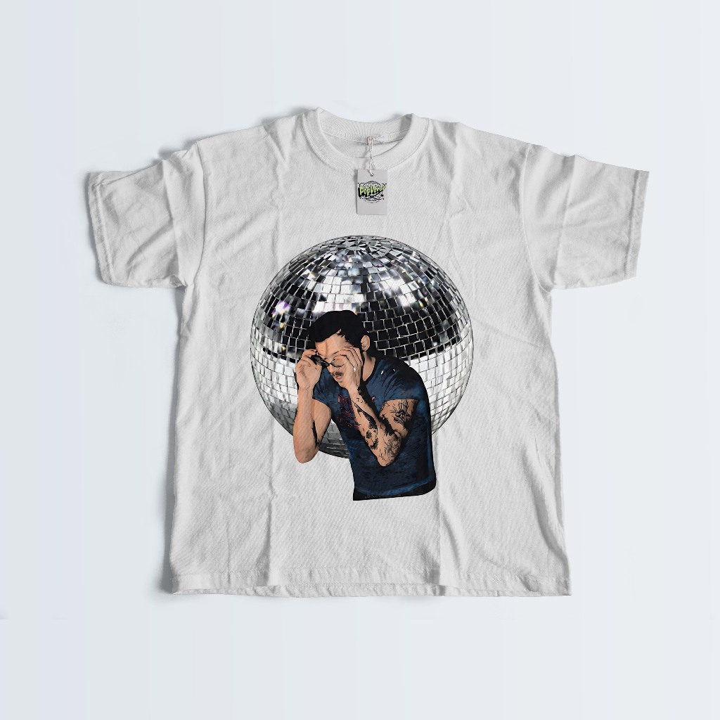 CAMISETA - HARRY STYLES -  KISS ALL THE TIME DISCO OCCASIONALLY - 100% ALGODÃO USEPOPVERSO