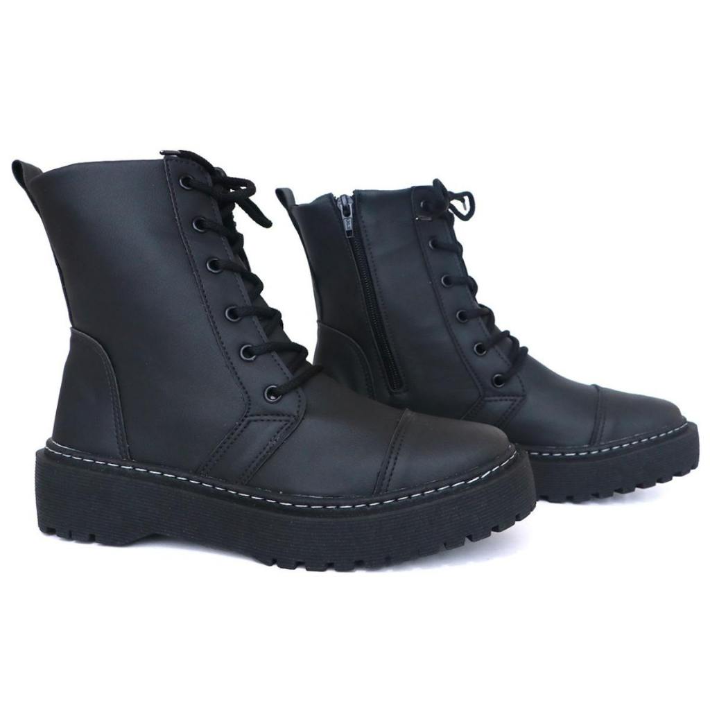 Coturno Feminino Preto Fosco Cano Baixo Solado Tratorado