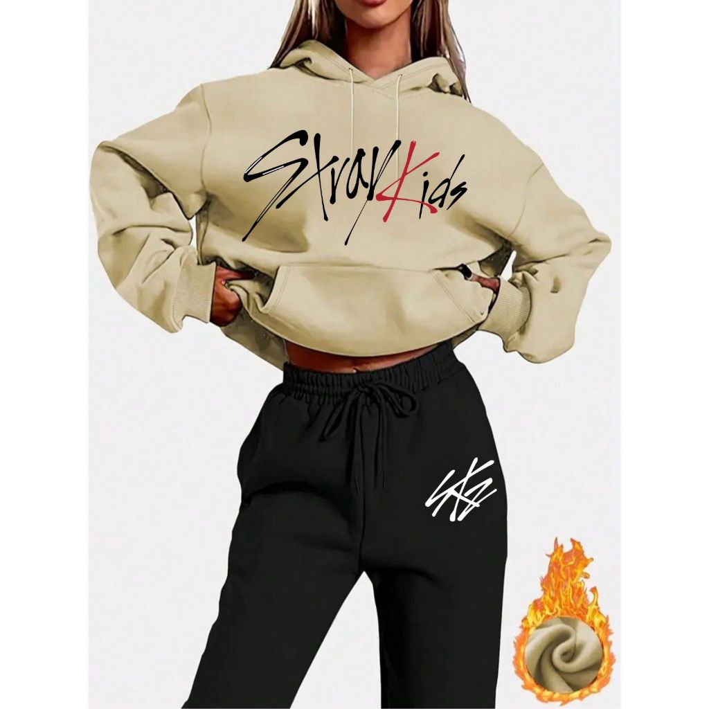 CONJUTO CALÇA E MOLETOM CANGURU FLANELADO COM CAPUZ E BOLSO ESTAMPADO MODA K-POP BANDA STRAY KIDS