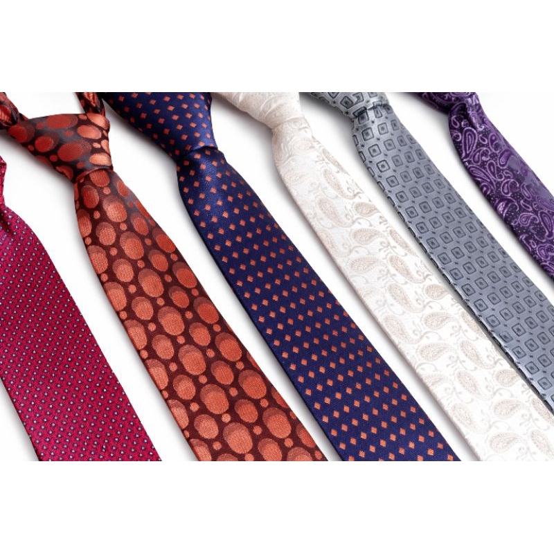 Gravata Juvenil  Social com zíper ajustável,  elegante e moderna com 40 a 42 cm várias estampadas. excelente qualidade em Oferta na Shopee