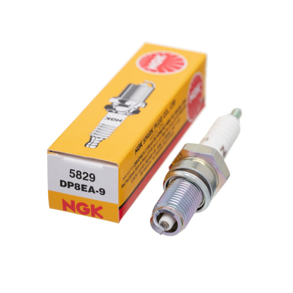 Vela NGK DP8EA9 TITAN125 / CB400 / 450 / CBR450 / NX 200 / COMET150 / MIRAGE150 / CBX 750