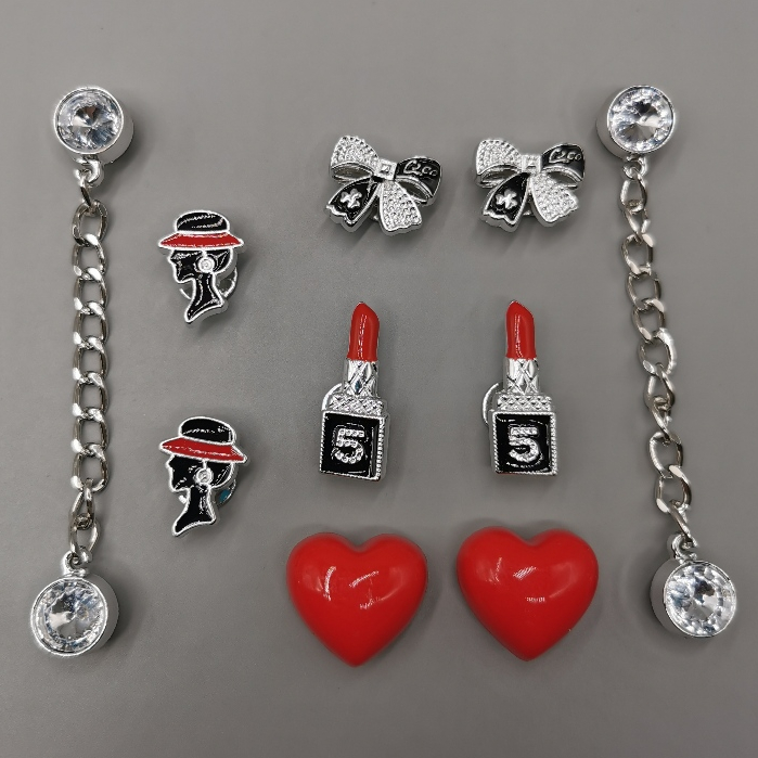 Pins \ Bottons para Babuche Dourada diversas decorações - Kit Com 10 para sandália GIRLSRED em Oferta na Shopee