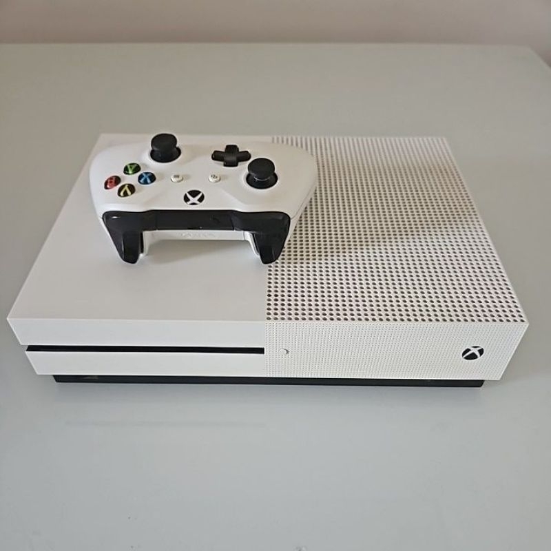 XBOX ONE S 365GB (USADO) - LER A DESCRIÇÃO