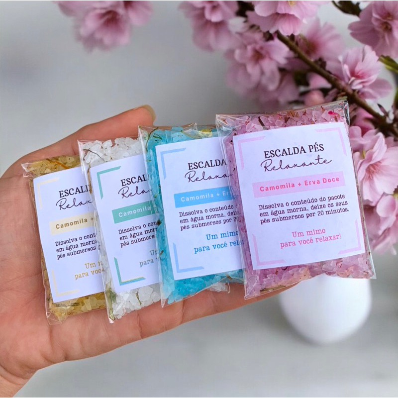 20/50 sachês de escalda pés camomila rosa e branco lembrancinha dia das mães mimo cliente aniversário casamento azul