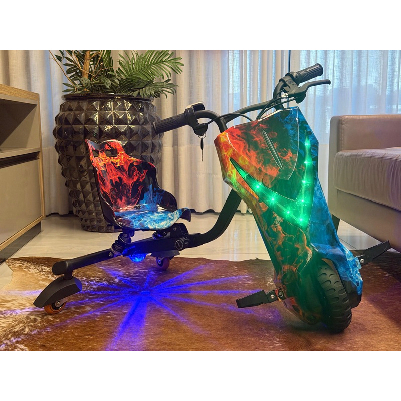 Triciclo Elétrico Drift 350W FOSTON com Amortecedor, Bluetooth e 3 velocidades!