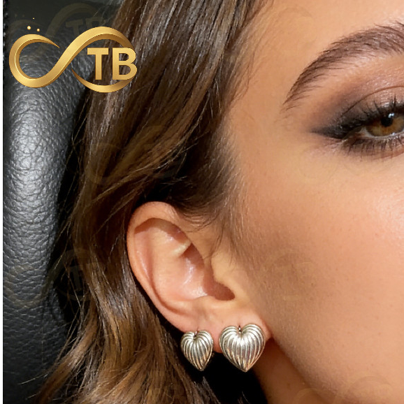TB Brinquedos Brincos Feminino Coração Dourado Prateado Vintage Elegante Luxuoso Design Elegante