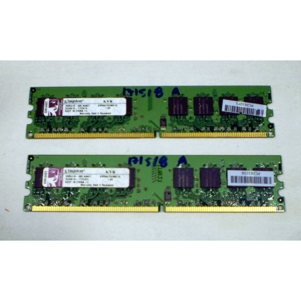Lote com 3 memórias RAM antigas tipo DDR2.- Cód. 627 -