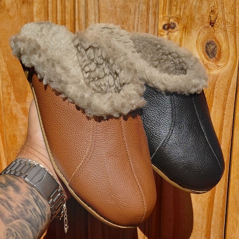 chinelo couro legitimo pantufa inverno quentinha lanuda lã de alta qualidade Sola antiderrapante cor preta