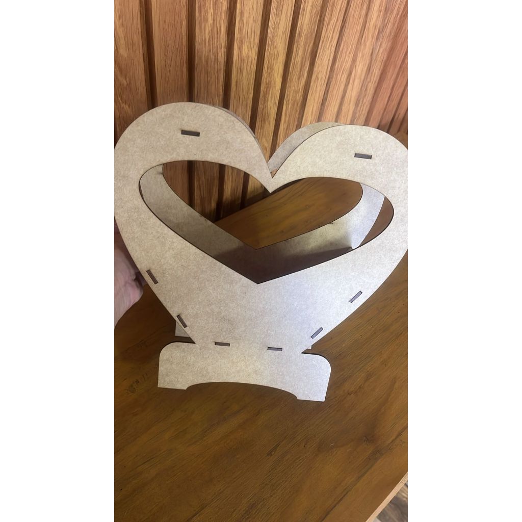 Cesta Coração em MDF para Doces e Chocolates – Presente Romântico Personalizável