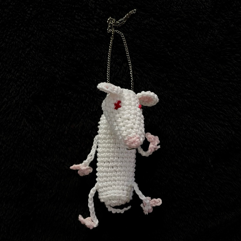Chaveiro Ratinho Porta Batom Lip Balm e Isqueiro em Amigurumi