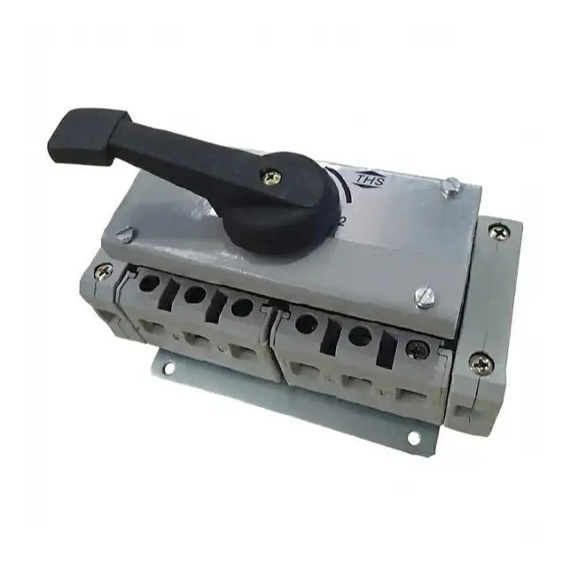 Chave de Transferência/Reversora Rede-Gerador 4 Polos 63A 690V