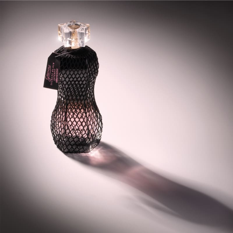 PERFUME GLAMOUR SECRETS BLACK: Revele o seu lado mais misterioso e sedutor em cada borrifada.