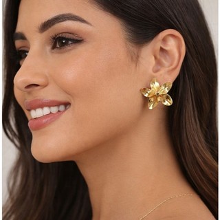 Brinco Flor Dourado Feminino Elegante Leve Moda Festa Casual