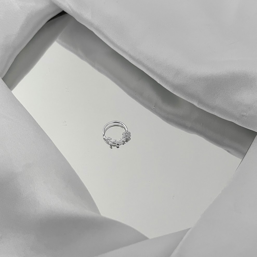 Piercing flor zircônia prata legítima 925