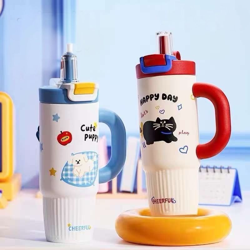 Novidade!Copo Térmico Infantil 800 ml com Canudo e Alça – Estampa Fofa em Oferta na Shopee