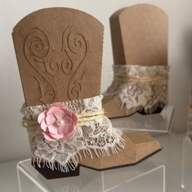 CAIXA BOTA BOIADEIRA COWGIRL Country Toy  CENTRO MESA Festa Fazendinha Cowboy JUNINA | Caixa Decorativa em Papel Kraft em Oferta na Shopee