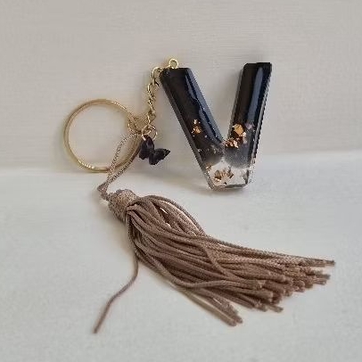 Chaveiro De Letra Personalizada Em Resina Inicial Nome Artesanal Luxo + Pingente + Tassel