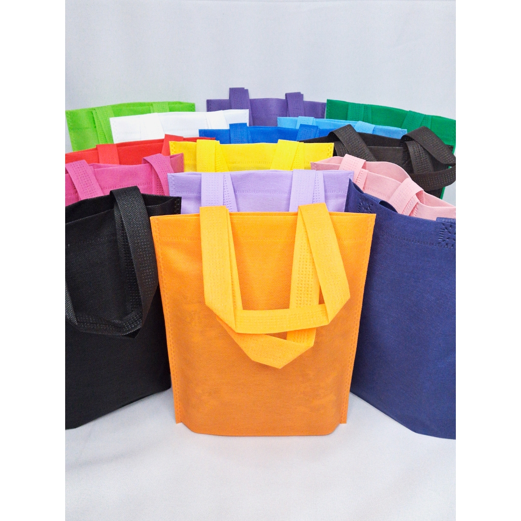 Saquinho Ecobag TNT 20x25cm 80g Atacado Revenda Brinde Sacola Festa Lembrança Loja Kit 50 70 100 em Oferta na Shopee