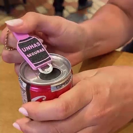 Chaveiro Abridor de latas latas - Unhas Seguras lilás