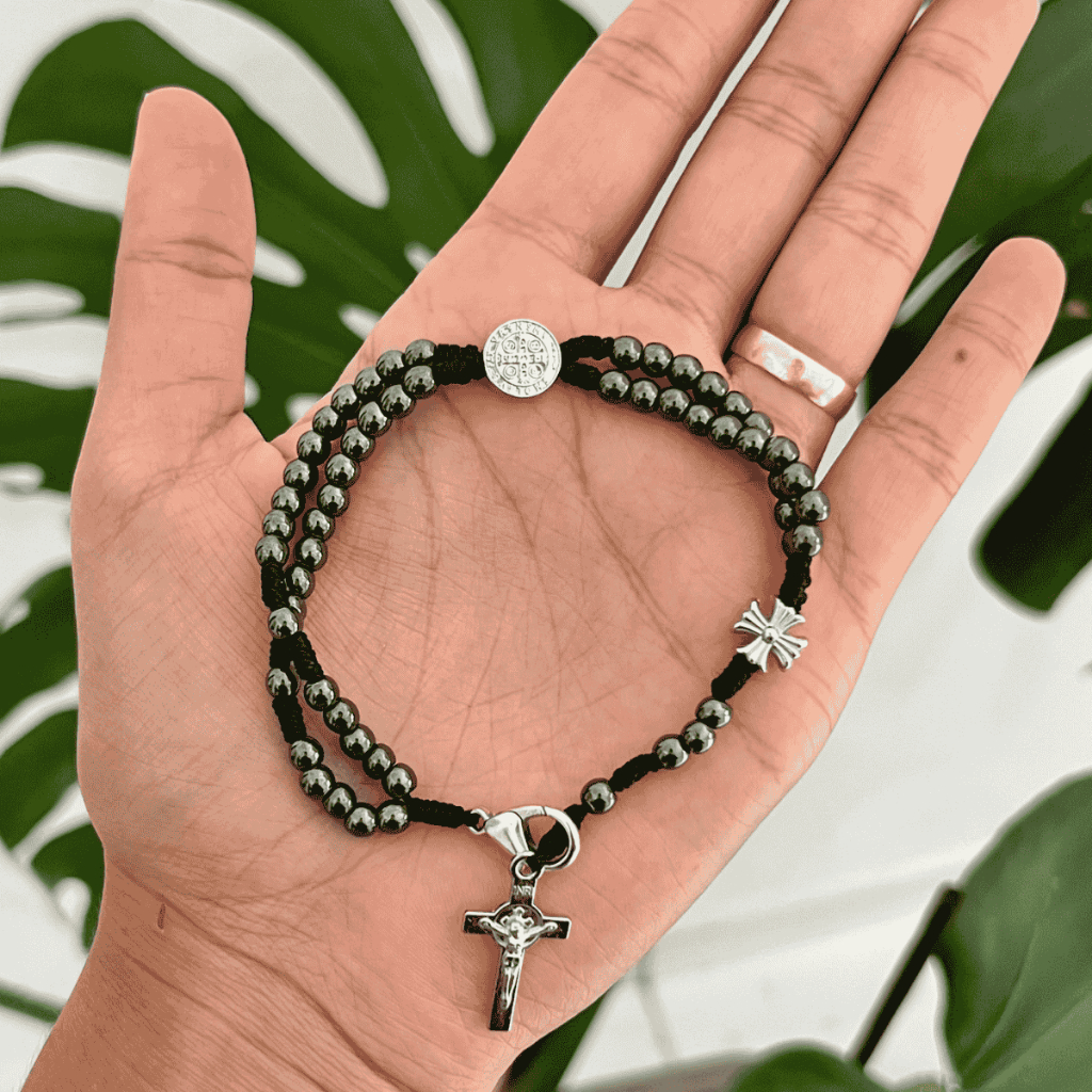 Terço de Pulso São Bento em Pedra de Hematita Unissex Uso Diário Alta Qualidade em Oferta na Shopee