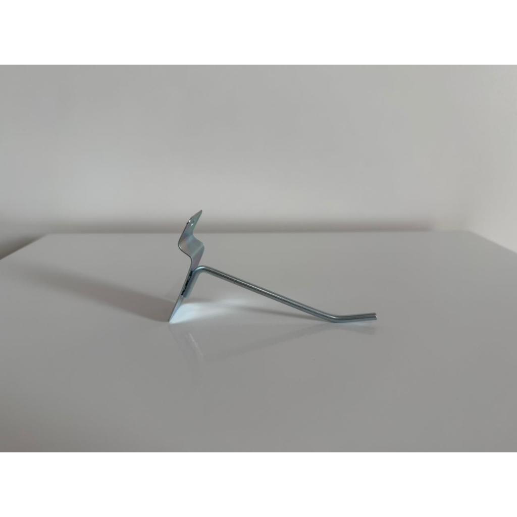 100 Ganchos Para Painel Canaletado de 10cm Zincado