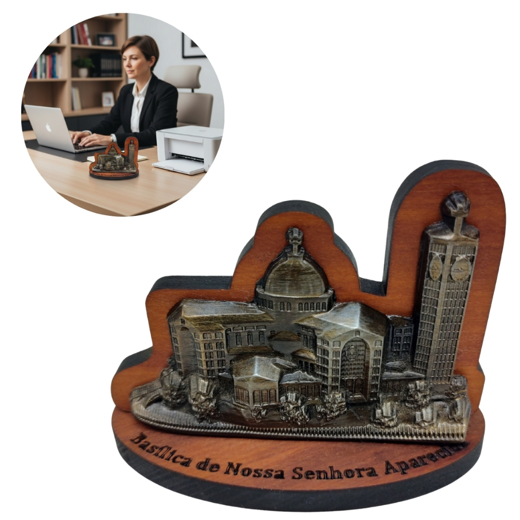 Decoração de Mesa da Basílica de Nossa Senhora Aparecida Feita em Metal Cor Ouro Antigo e Madeira Peroba Peça Exclusiva