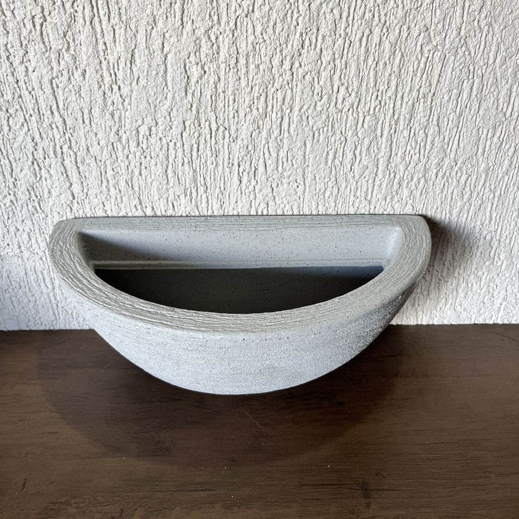 Vaso Decorativo Parede Polietileno Tamanho M Medidas 17cm X 34cm X 16cm em Oferta na Shopee