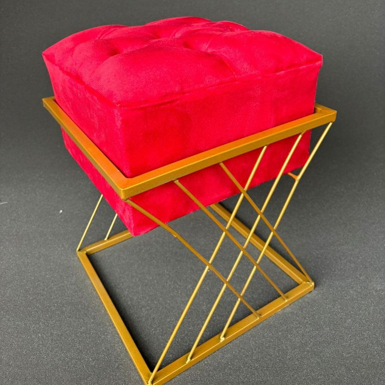 Puff Quadrado de Ferro Modelo Treliça Tecido Veludo Pintura Eletrostatica moderno