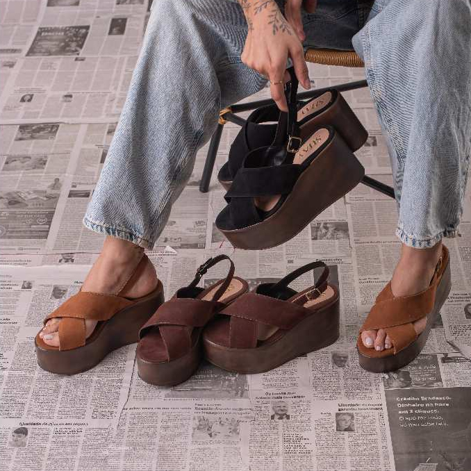 Sandália Feminina Anabela Camurção Plataforma Confortável Elegante Salto Alto Leve e Estilo Moderno