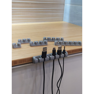 2 Organizadores de Cabos Universal para Mesa, Slots Suporte de Fios USB Carregador Gerenciador de Cabos para Escritório