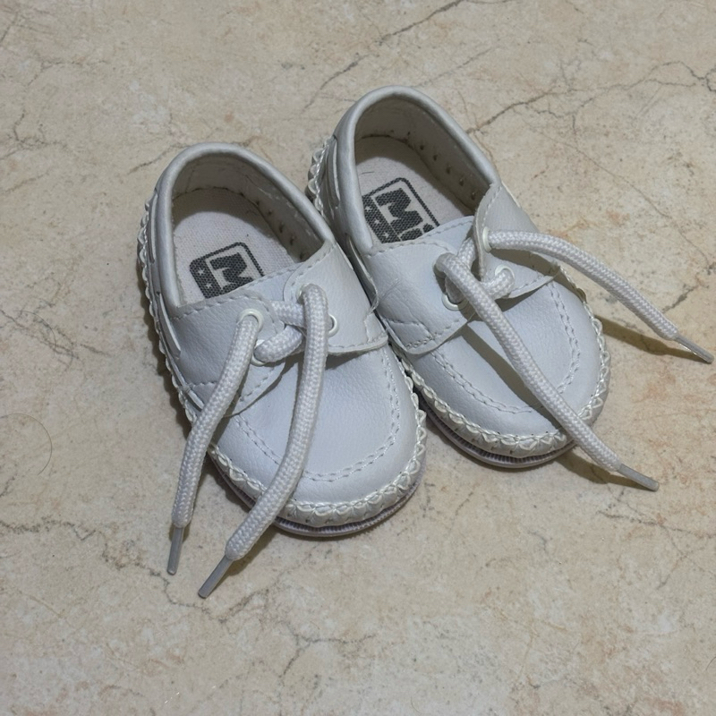 Mocassim, sapato, branco, MILI Social Baby Casamento Batizado Bebê Menino, tamanho 18, usado