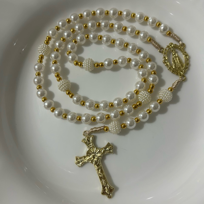 Terço nossa senhora aparecida com ou sem nome(sua escolha).Leia a descrição ! em Oferta na Shopee