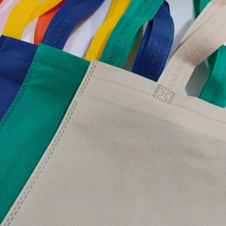 50 Sacolas Tnt Presente Alça Ecobag Mercado Evento 60g Forte Preto Verde Colorido em Oferta na Shopee